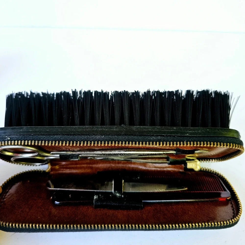 Vintage Gentleman's Leather Shoe Shine/Grooming Travel Nail‎ Kit Mens Box M608.1